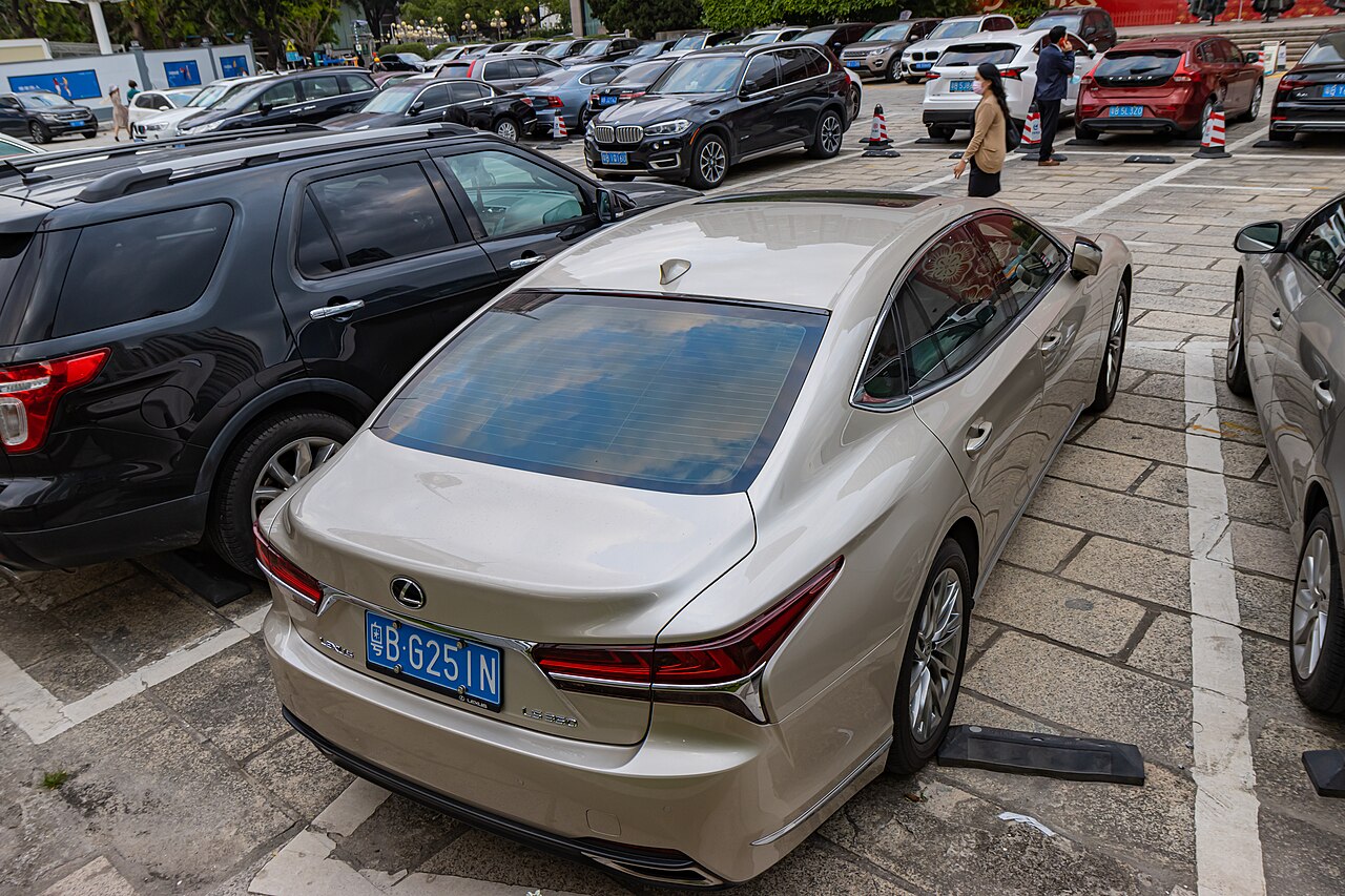 Lexus LS 2019